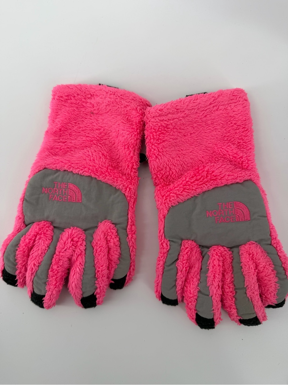 The North Face Girls Pink Gray Fuzzy Fleece Gloves UR Powered Touchscreen E-Tip⁠